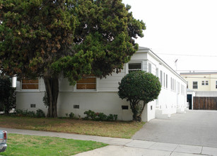 1626 Rodney Dr in Los Angeles, CA - Foto de edificio - Building Photo