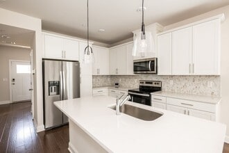 204 Douglas Bend Rd, Unit 804 in Gallatin, TN - Building Photo - Building Photo