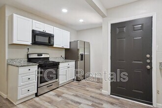 2215 Hays St in San Antonio, TX - Building Photo - Building Photo