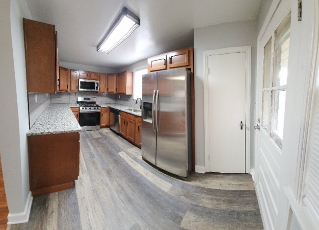 2016 Deering Ave photo'