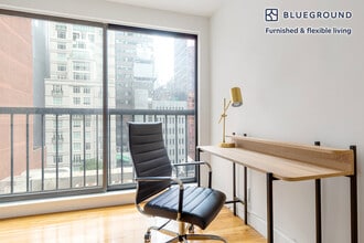 123 E 54th St in New York, NY - Building Photo - Building Photo