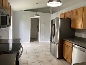 2210 Nicollett Way in Leesburg, FL - Building Photo - Building Photo