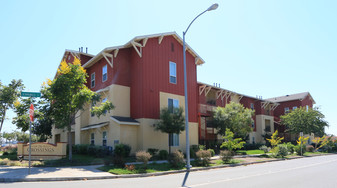 Crossings at Santa Rosa Apartments