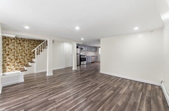 176 Thorne St in Jersey City, NJ - Building Photo - Building Photo