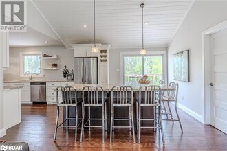 61 Grandview Crescent in Oro-Medonte, ON - Building Photo - Building Photo