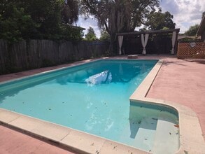 6201 Sarah Dr in Pensacola, FL - Building Photo - Building Photo