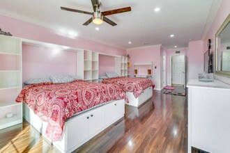 16332 Nordhoff St in Los Angeles, CA - Building Photo - Building Photo