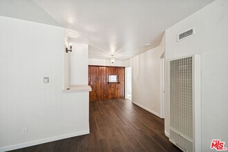 5319 Vantage Ave in Los Angeles, CA - Building Photo - Building Photo