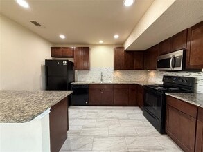 2540 W Rochelle Rd in Irving, TX - Building Photo - Building Photo