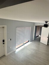 9156D SW 23rd St in Davie, FL - Foto de edificio - Building Photo