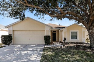 3042 Bellflower Way in Lakeland, FL - Building Photo