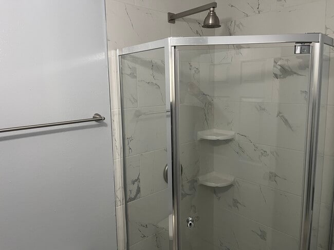 6018 Barton Ave, Unit #4 in Los Angeles, CA - Building Photo - Building Photo