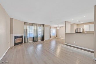 350 S Durango Dr, Unit 126 in Las Vegas, NV - Building Photo - Building Photo