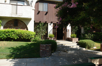 275 W Verdugo Ave in Burbank, CA - Building Photo - Building Photo