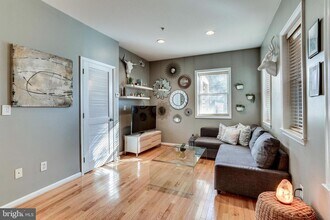 610 Irving St NW-Unit -104 in Washington, DC - Building Photo - Building Photo