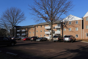 Maple Court Apartments