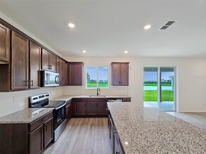 9544 Sandy Bluffs Circle in Parrish, FL - Foto de edificio - Building Photo