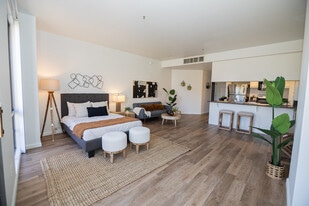 Horton 4th Avenue in San Diego, CA - Building Photo