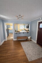 1879 Phillips Ave in East Point, GA - Foto de edificio - Building Photo