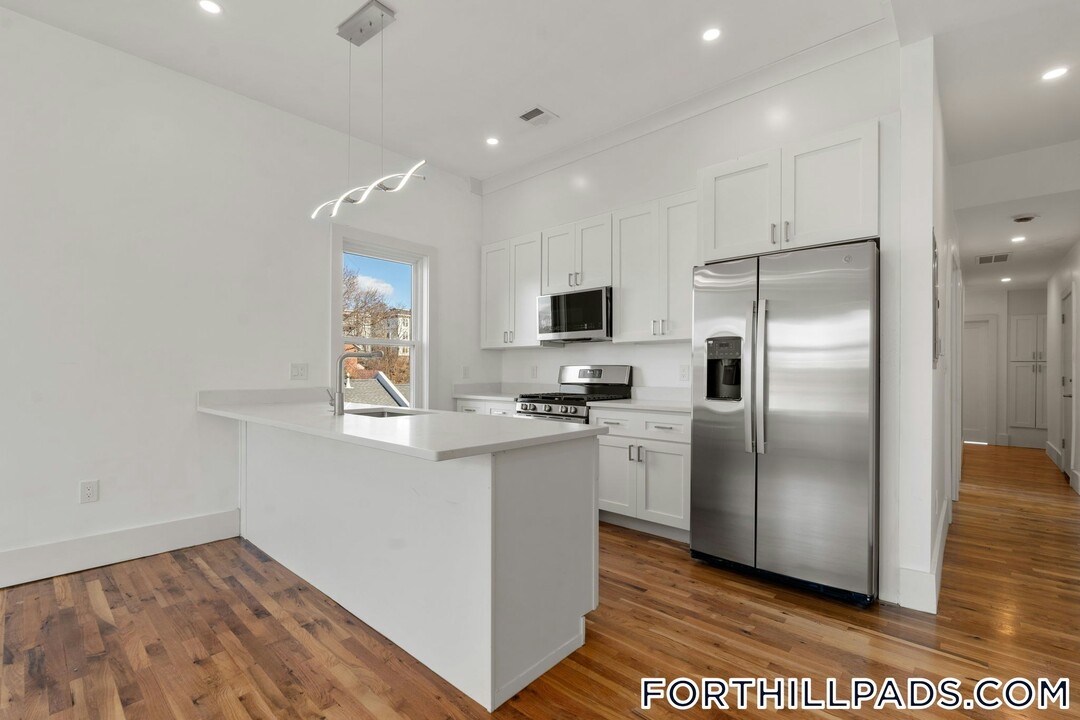 120 Regent St in Boston, MA - Building Photo