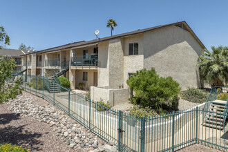 Shamrock Glen Condiminiums in Phoenix, AZ - Building Photo - Building Photo