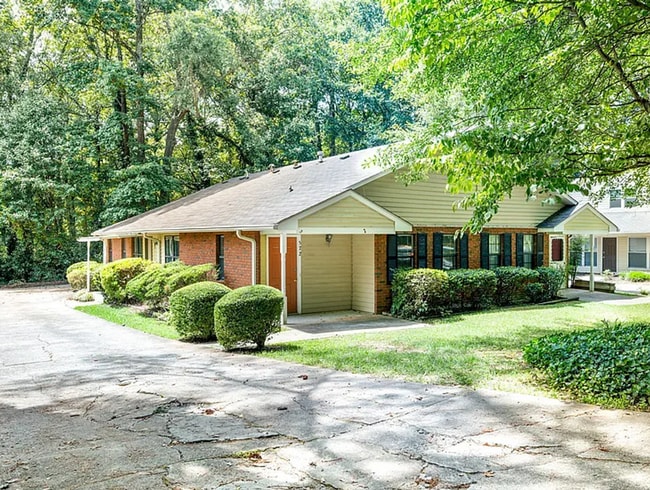 property at 572-574 Wedgewood Dr