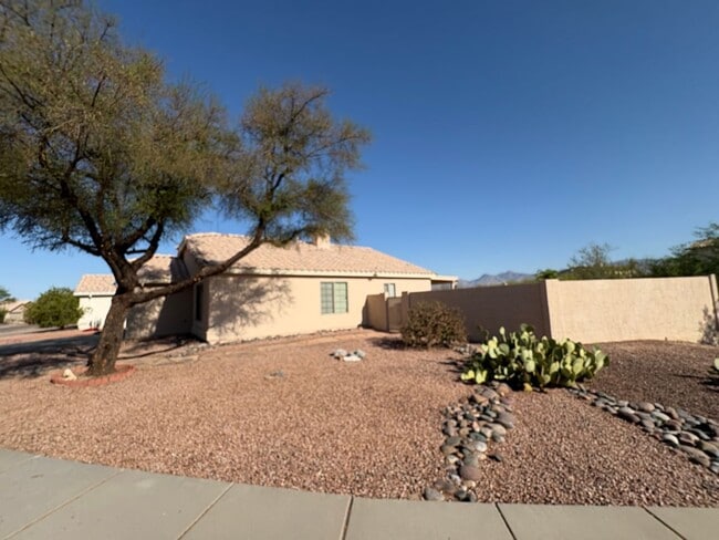 1092 S Desert Senna Loop in Tucson, AZ - Building Photo - Building Photo