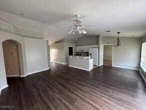 2132 Chiquita Blvd N in Cape Coral, FL - Building Photo - Building Photo