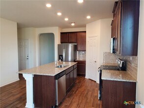 4001 Woodside Dr in Seguin, TX - Building Photo - Building Photo