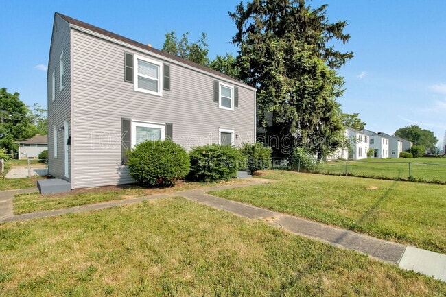 1045 S James Rd in Columbus, OH - Foto de edificio - Building Photo