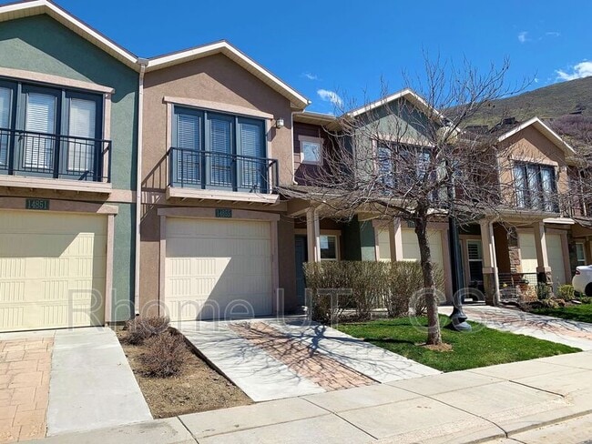property at 14855 S Treseder St