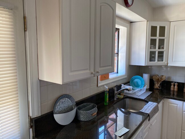 1113 Logan Ave, Unit 1st floor photo'