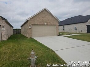 411 Muscari Rd in San Antonio, TX - Building Photo - Building Photo