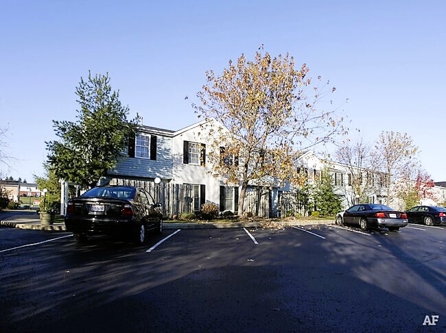 382 Waterside Avenue in Canal Fulton, OH - Building Photo - Building Photo