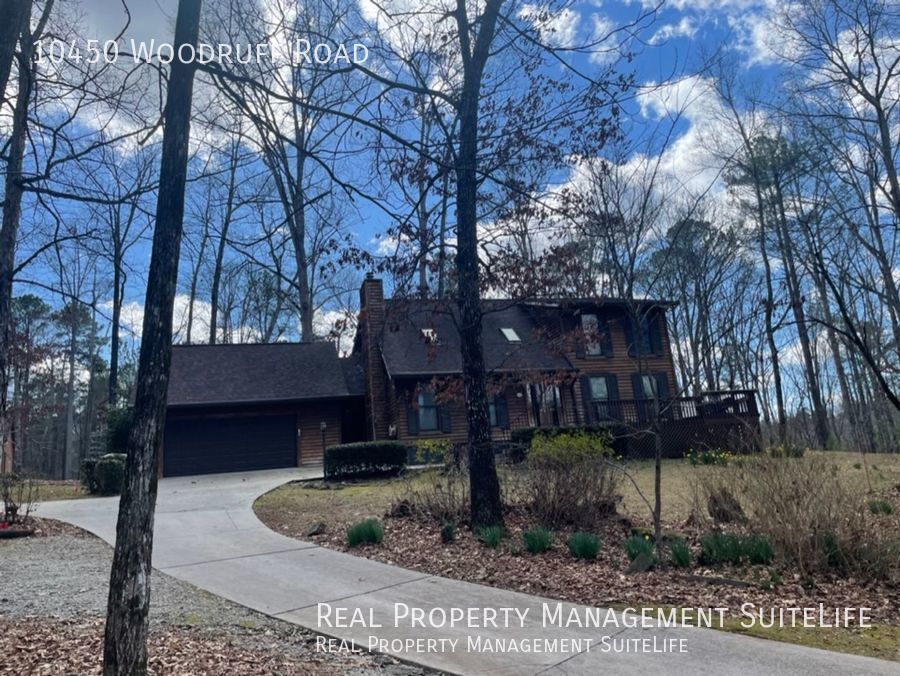 10450 Woodruff Rd in Fairburn, GA - Foto de edificio