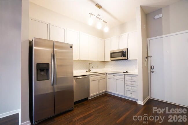 property at 2125 Southend Dr