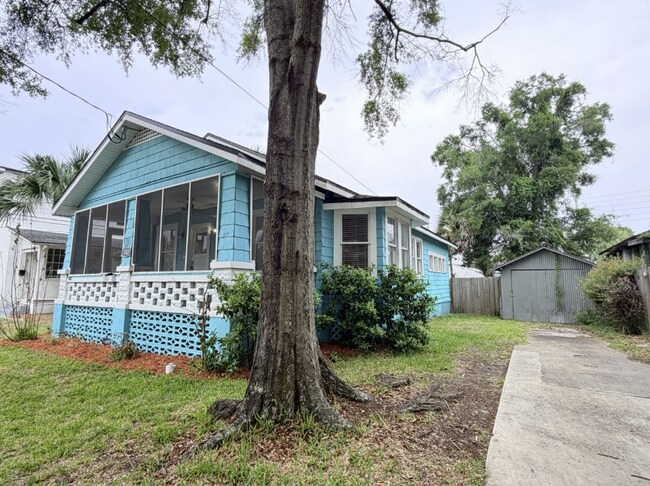 1763 Landon Ave in Jacksonville, FL - Foto de edificio - Building Photo