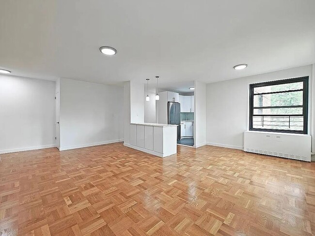 210 Clinton Ave in Brooklyn, NY - Building Photo - Building Photo