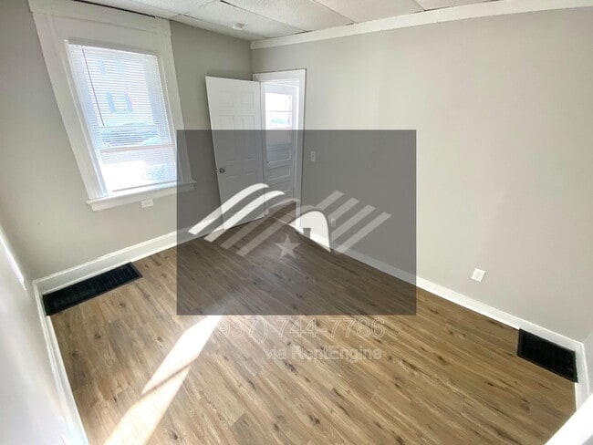 906 Vine St in Hamilton, OH - Building Photo - Building Photo