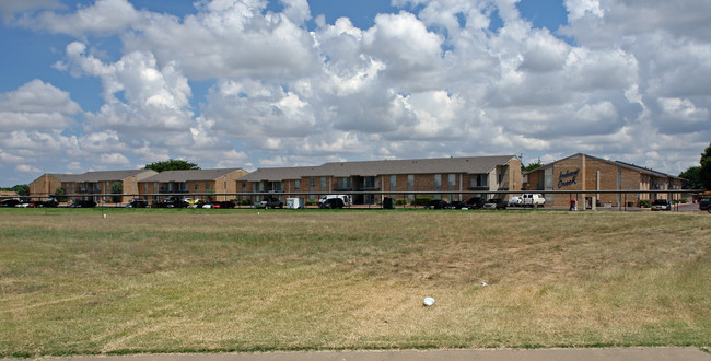 Indian Creek Apartments in Lubbock, TX - Foto de edificio - Building Photo