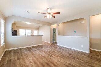 10339 Spruce Villa Trce in Houston, TX - Building Photo - Building Photo