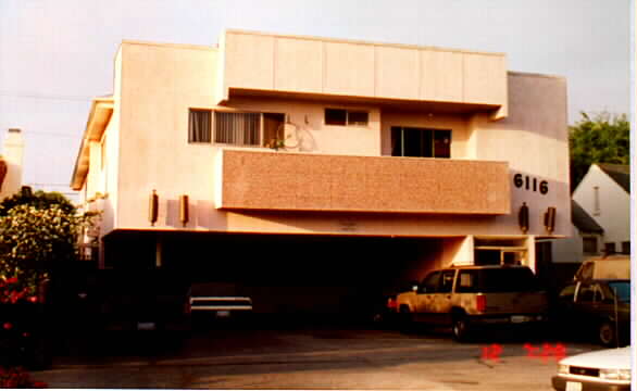 6116 Cashio St in Los Angeles, CA - Building Photo - Building Photo