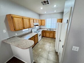 9723 Villa Lorena Ave in Las Vegas, NV - Building Photo - Building Photo