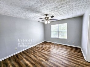 736 Ashley Ln in Stone Mountain, GA - Building Photo - Building Photo
