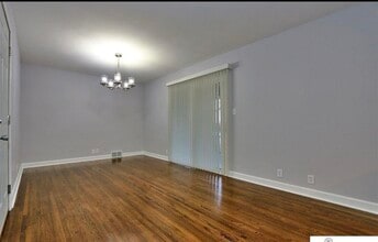 2329 S 125th Ave in Omaha, NE - Foto de edificio - Building Photo