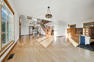 6538 Gwin Rd in Oakland, CA - Building Photo - Building Photo