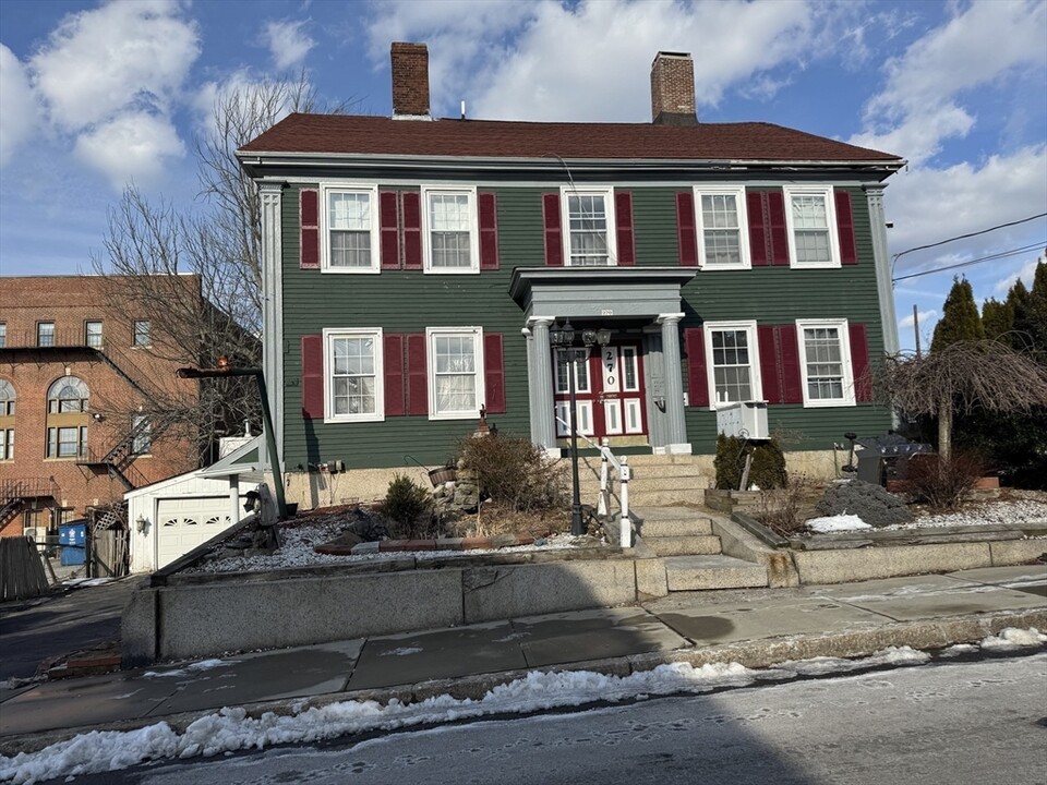 270 Bank St in Fall River, MA - Building Photo