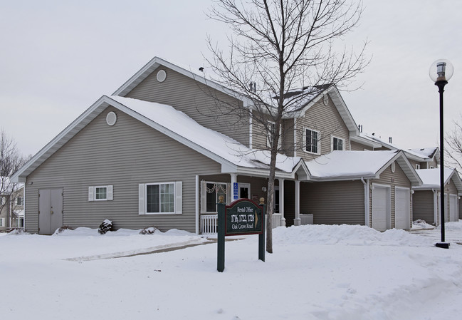 Oak Grove Townhomes in St. Cloud, MN - Building Photo - Building Photo