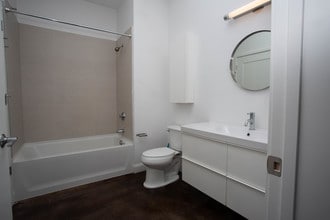 22 Mechanic in Quincy, MA - Foto de edificio - Interior Photo