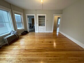 23 Lawrence St, Unit 2 in Fitchburg, MA - Building Photo - Building Photo